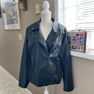Red Snap black quilted vegan plus size moto jacket, Sz. 2X